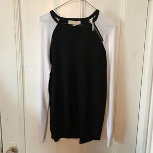 Crew neck sweater color blocked